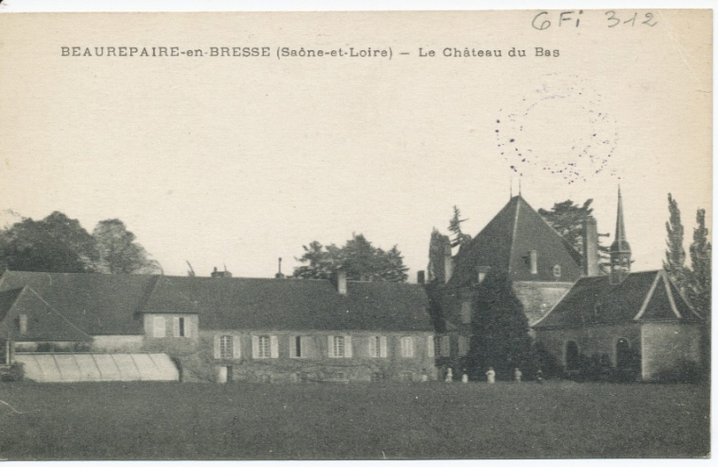 Beaurepaire-en-Bresse. Le château du bas.