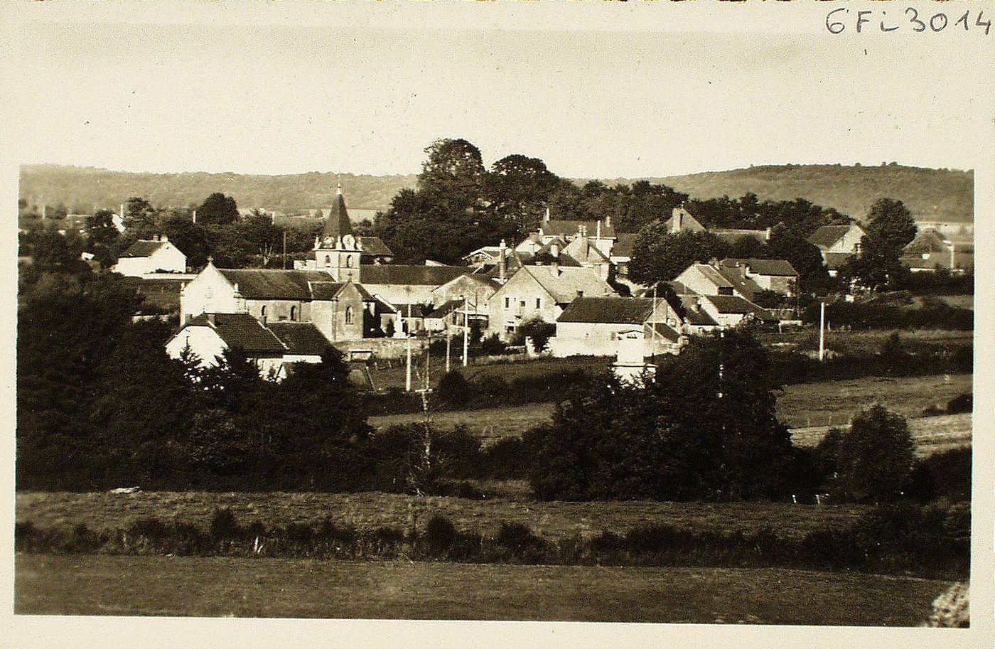 Saint-Aubin-en-Charollais. Vue générale.
