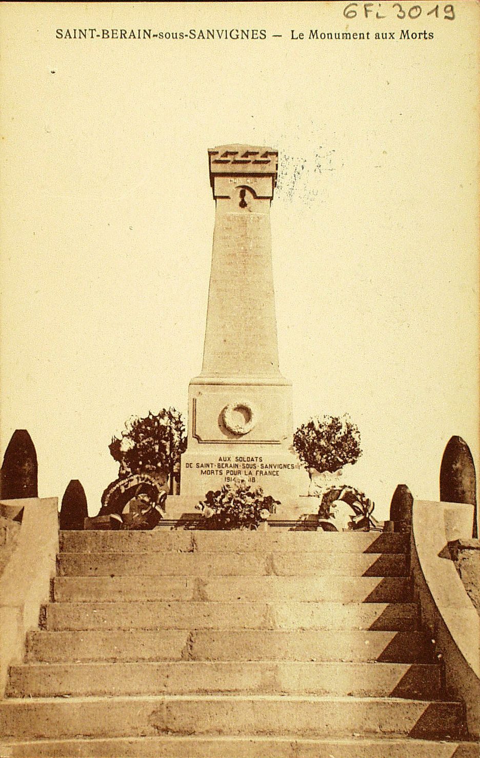 Saint-Bérain-sous-Sanvignes. Le monument aux morts.