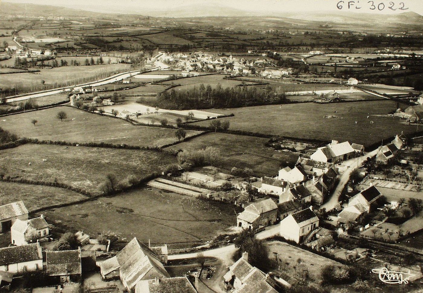 Saint-Bérain-sur-Dheune. Hameau de Vellerot. Vue aérienne.