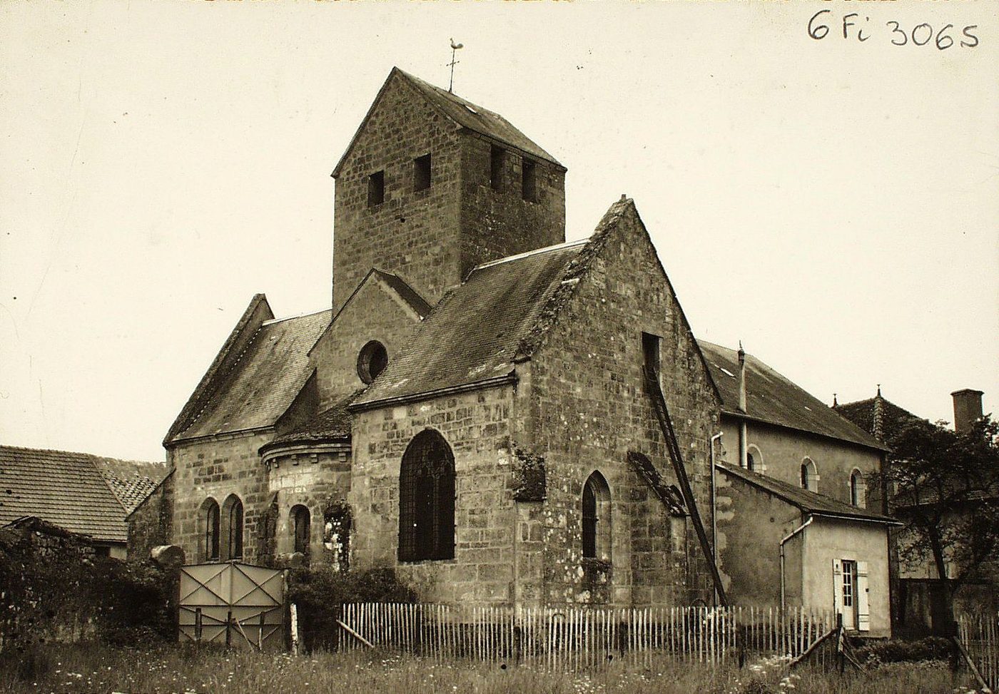 Saint-Emiland. L'église (XIIe s.).