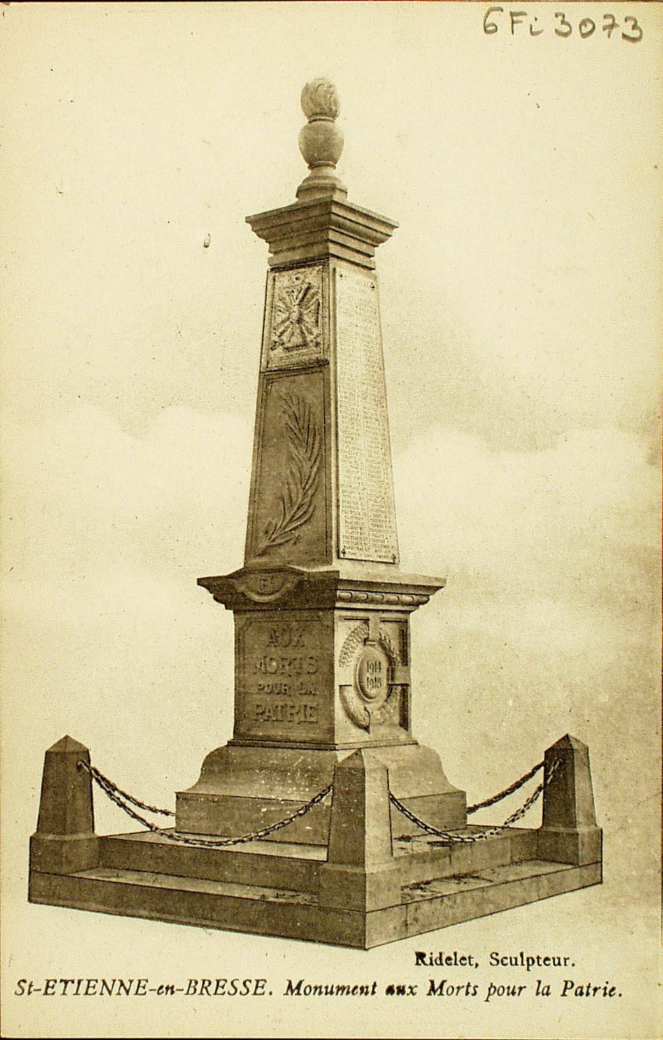 Saint-Etienne-en-Bresse. Monument aux morts pour la patrie.