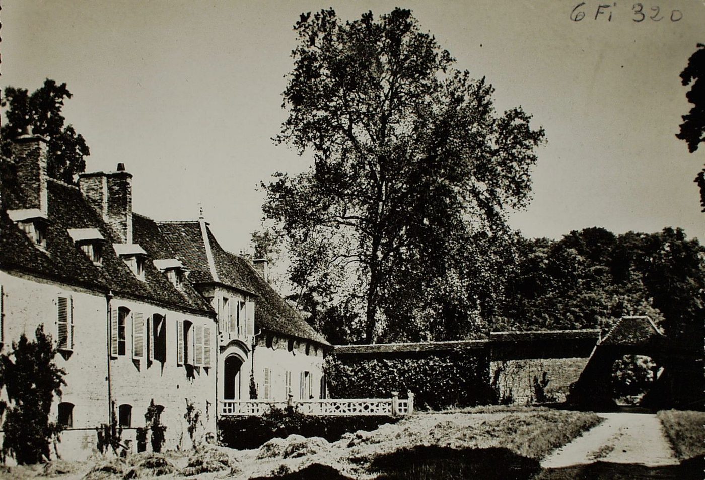 Beaurepaire. Le château.