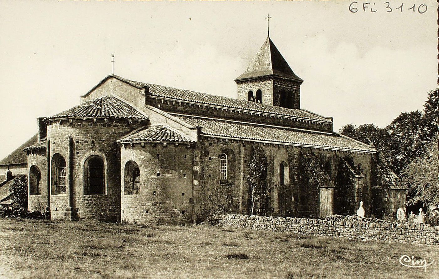Saint-Germain-en-Brionnais. L'église.