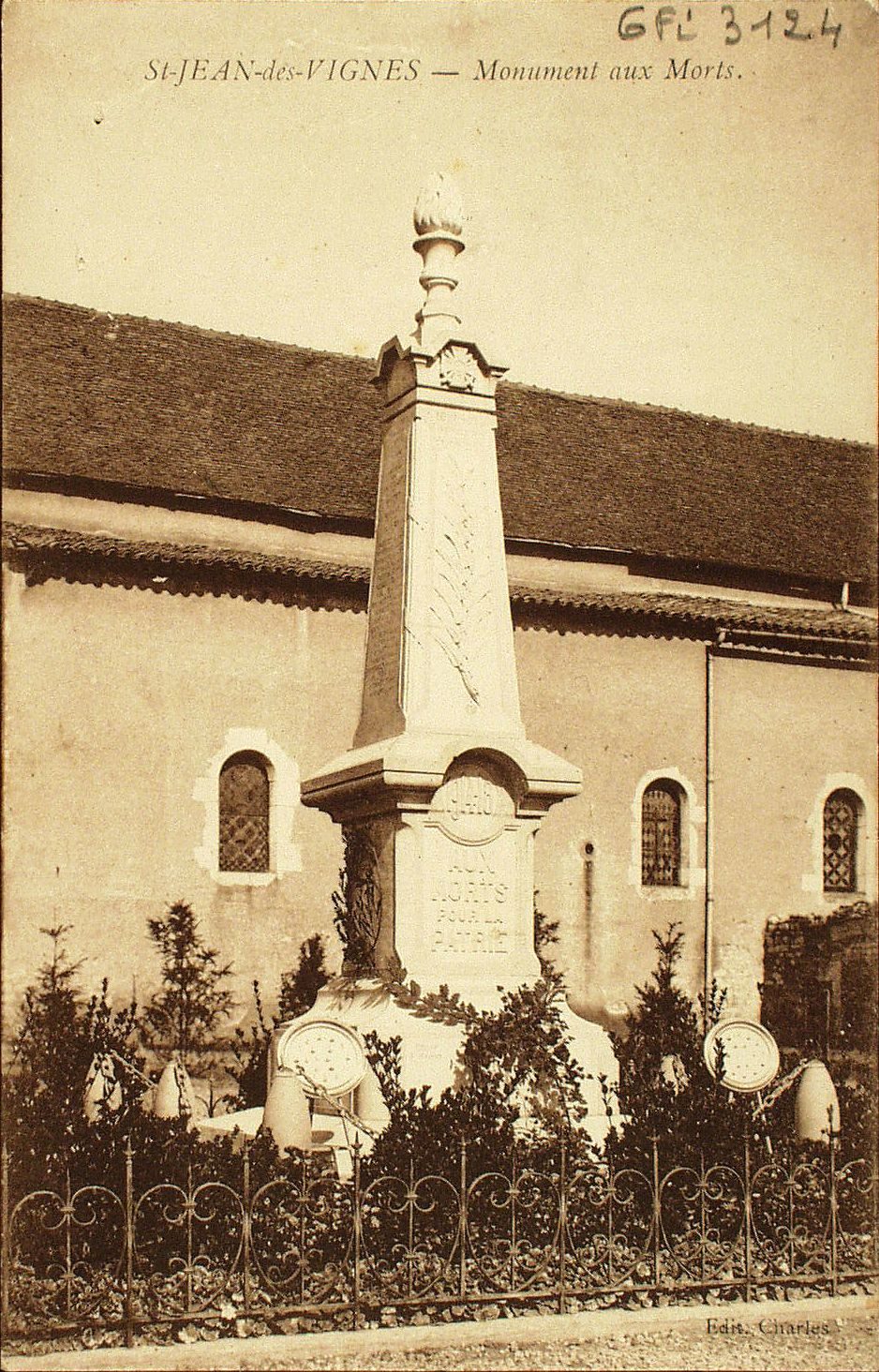 Saint-Jean-des-Vignes. Monument aux morts.