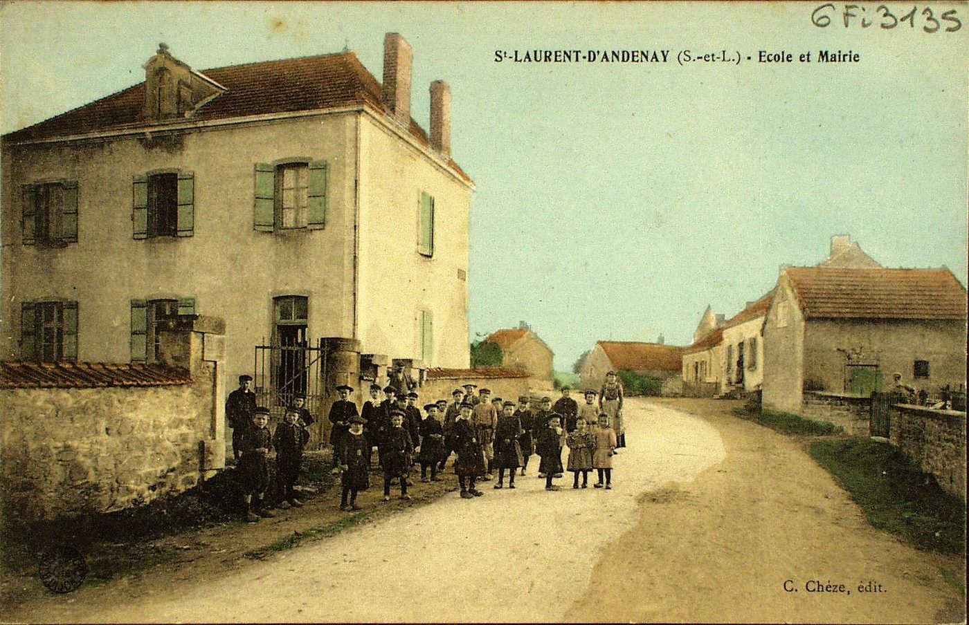 Saint-Laurent-d'Andenay. Ecole et mairie.
