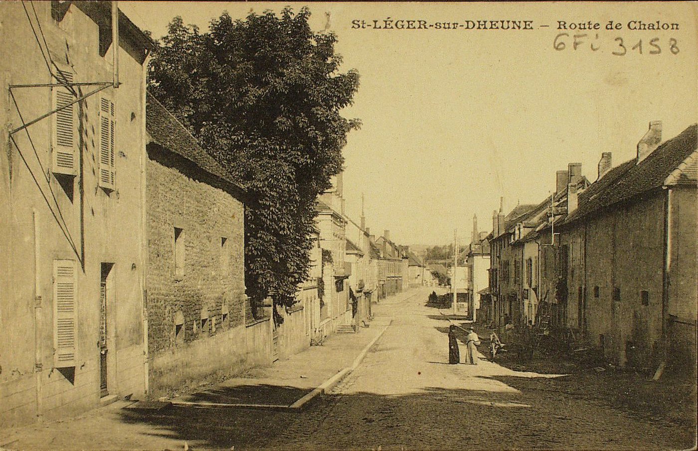 Saint-Léger-sur-Dheune. Route de Chalon.