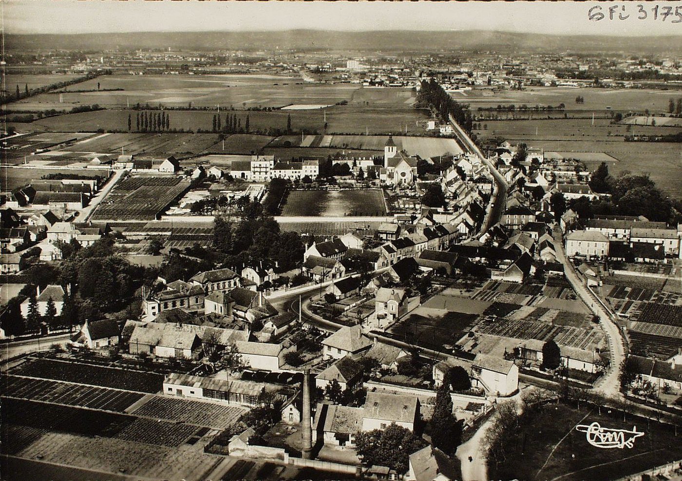 Saint-Marcel-lès-Chalon. Vue générale aérienne.
