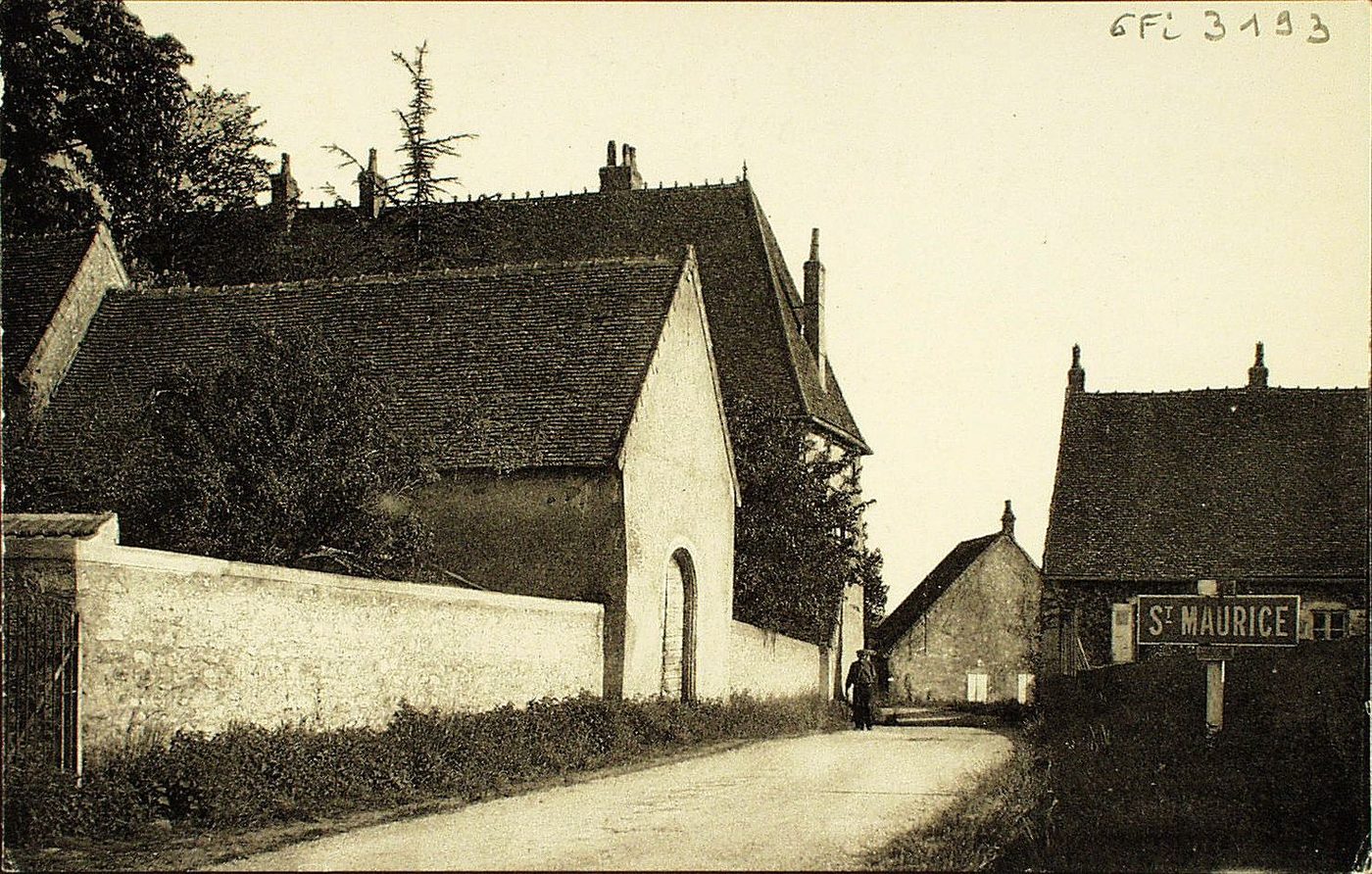 Saint-Maurice-lès-Couches. Ancienne maison forte appelée la Chapelle-de-Bragny (XVe s.- année 1410).
