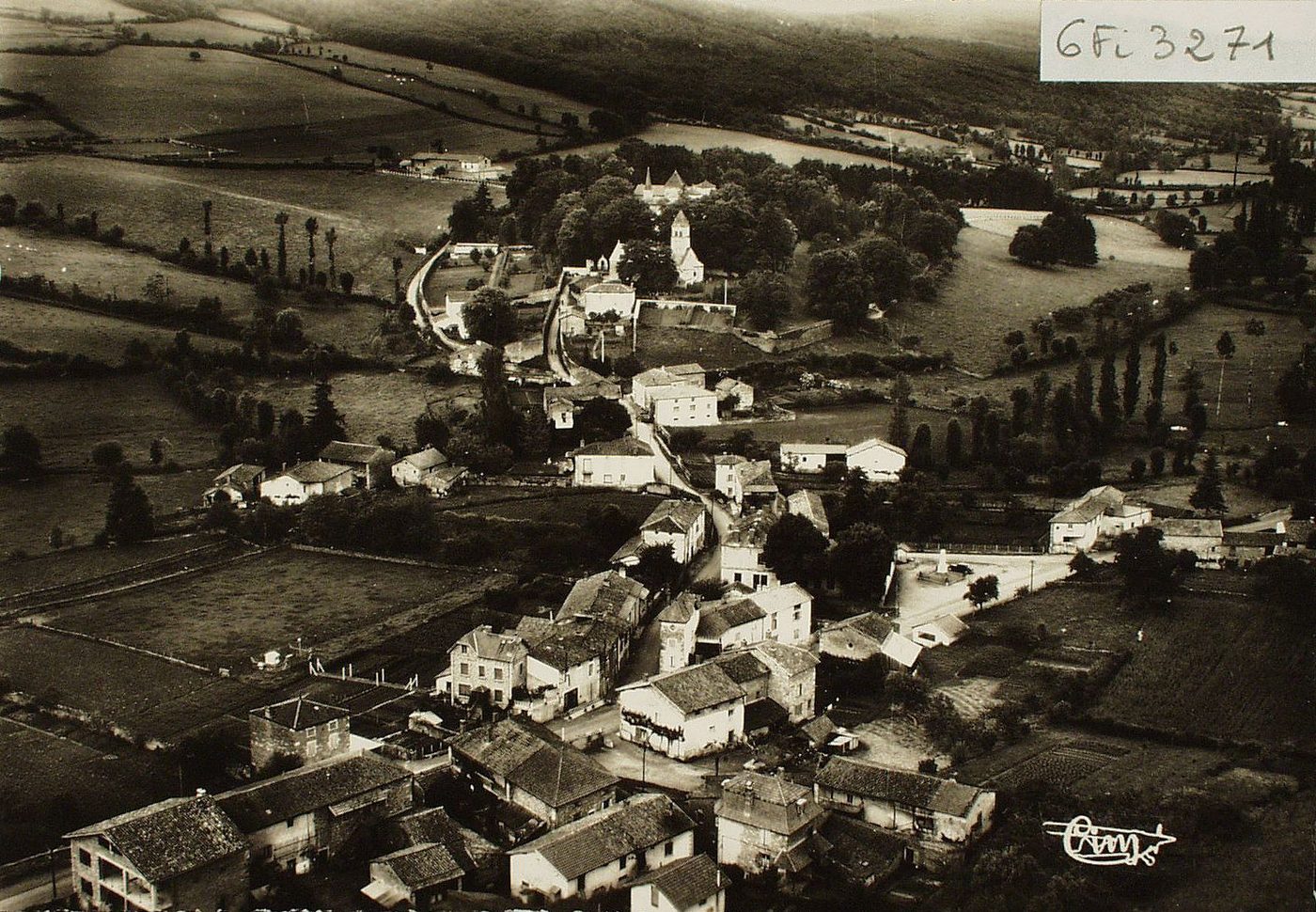 Saint-Point. Vue générale aérienne.