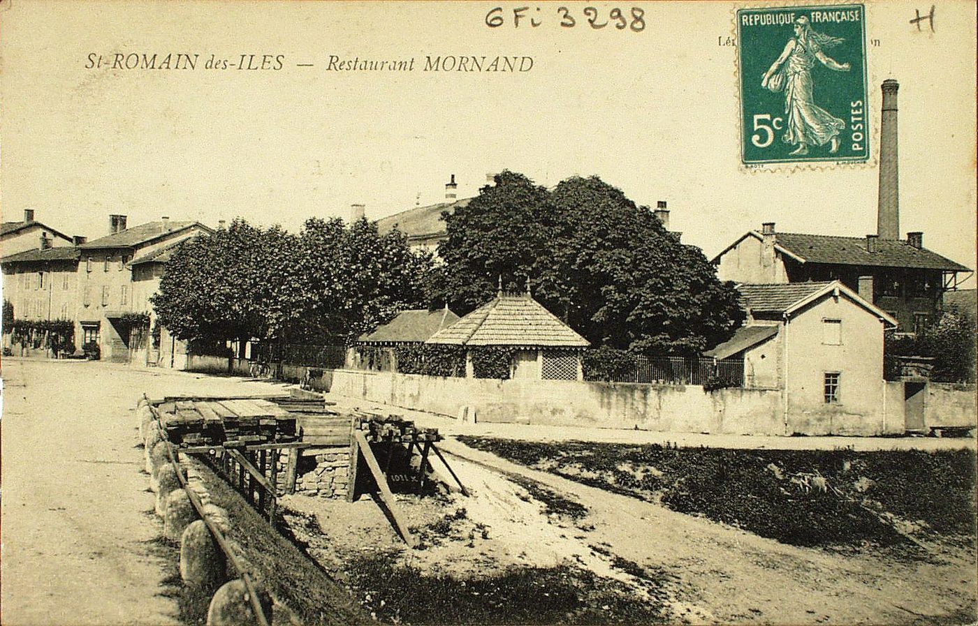 Saint-Romain-des-Iles. Restaurant Mornand.