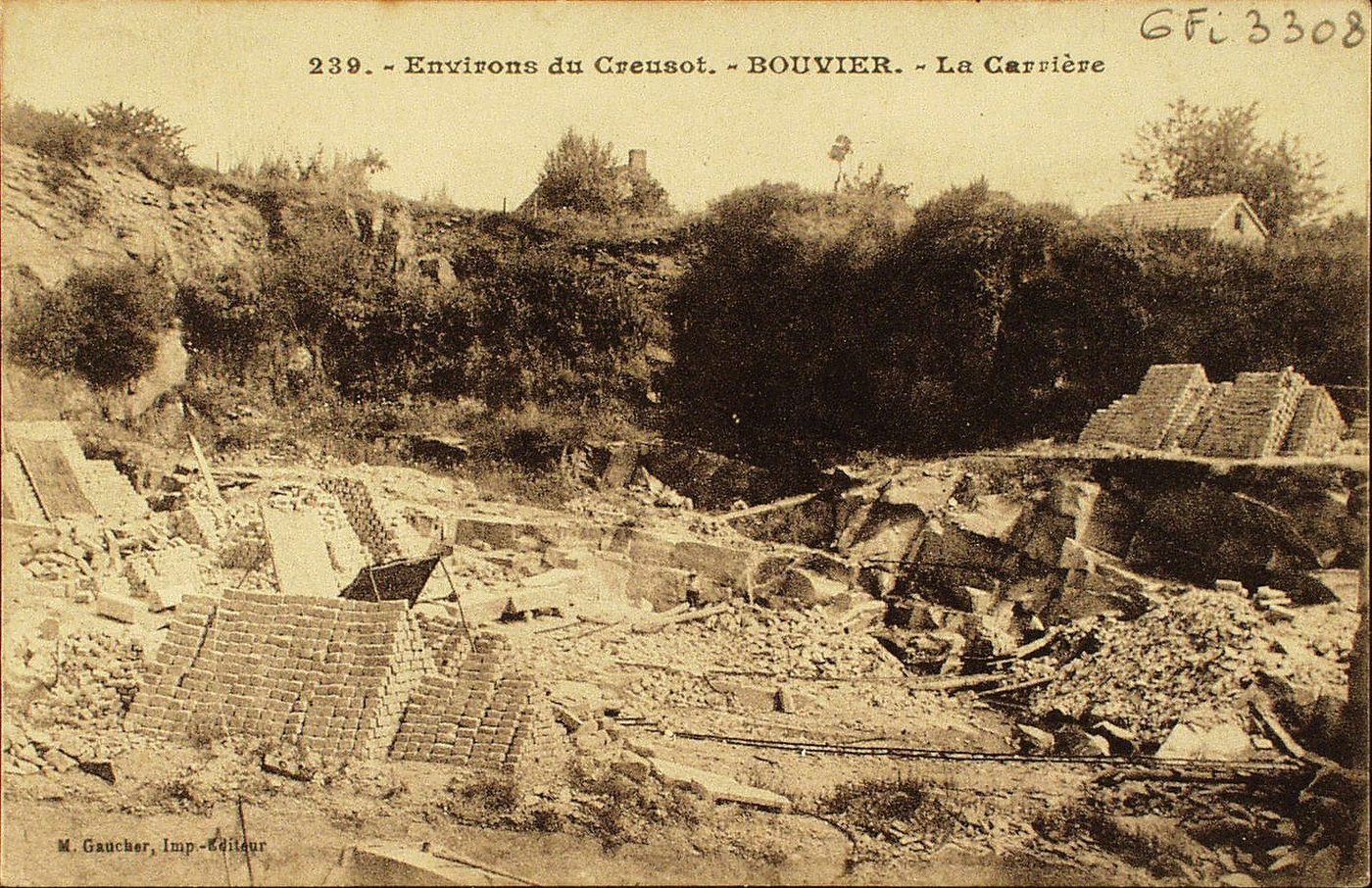 Environs du Creusot. Bouvier. La carrière.