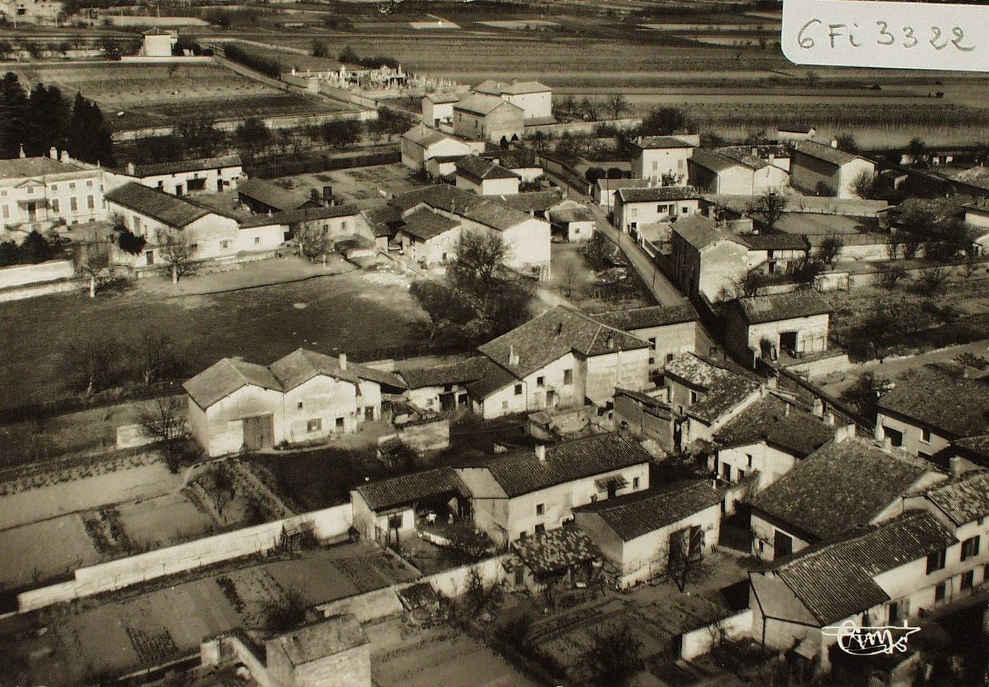 Saint-Symphorien-d'Ancelles. Vue générale aérienne.