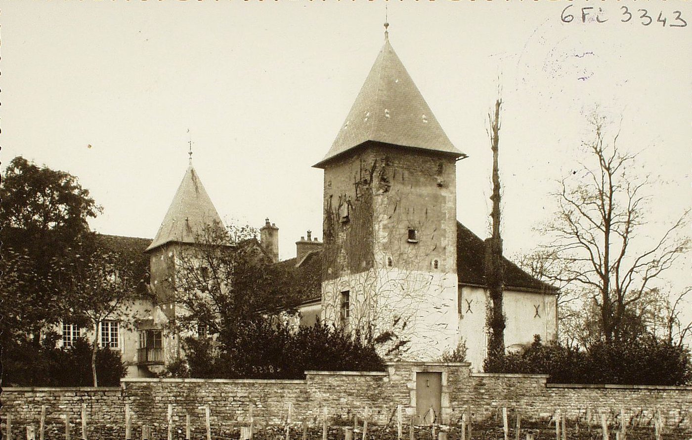 Saint-Vallerin. Château de Latour.