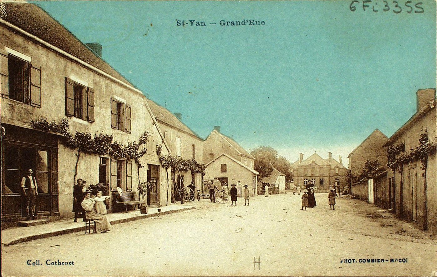 Saint-Yan. Grand'Rue.