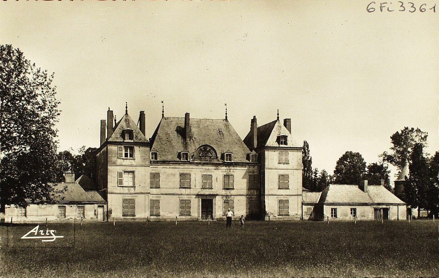 Saint-Yan. Château de Selorre.