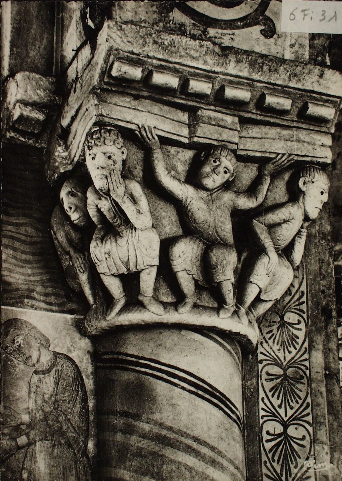Anzy-le-Duc. Eglise romane (XI, XIIe s.). Détails des chapiteaux.