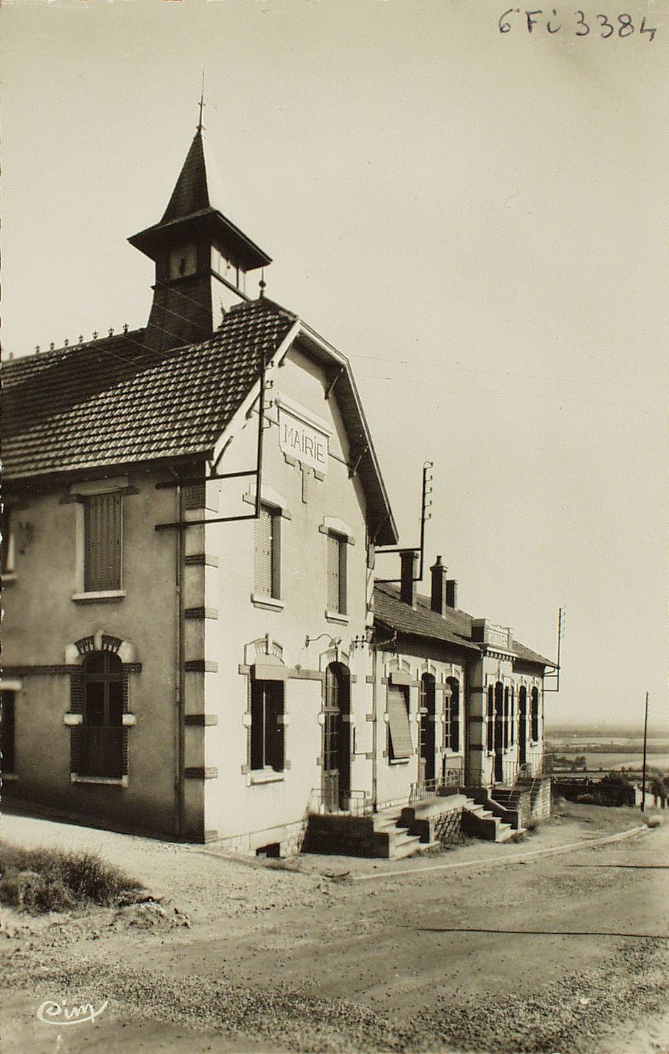 Sanvignes-les-Mines. La mairie.