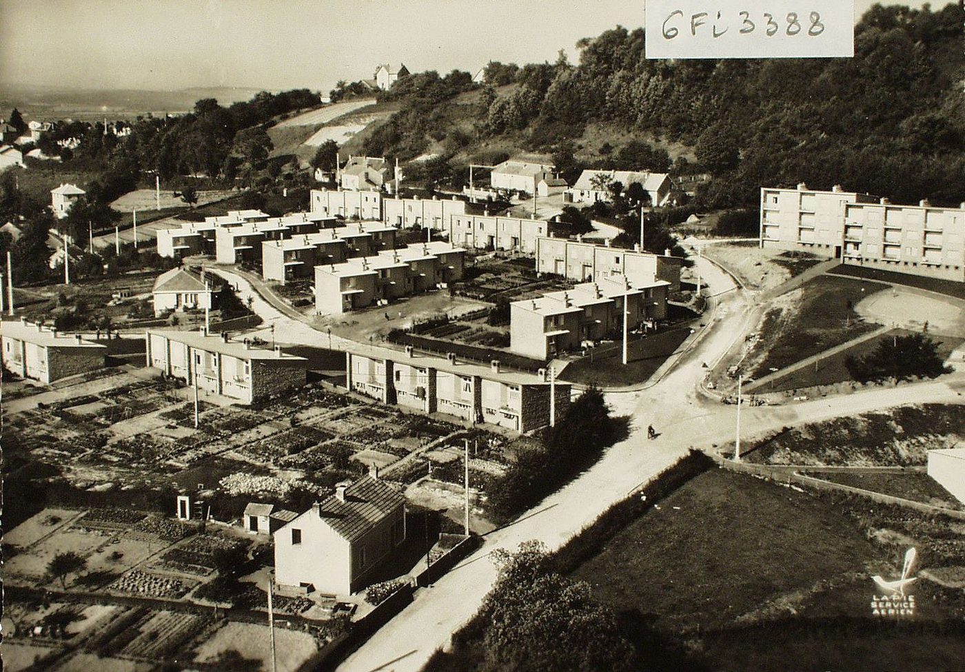 En avion au dessus de ... Sanvignes-les-Mines. Les cités Beauséjour.