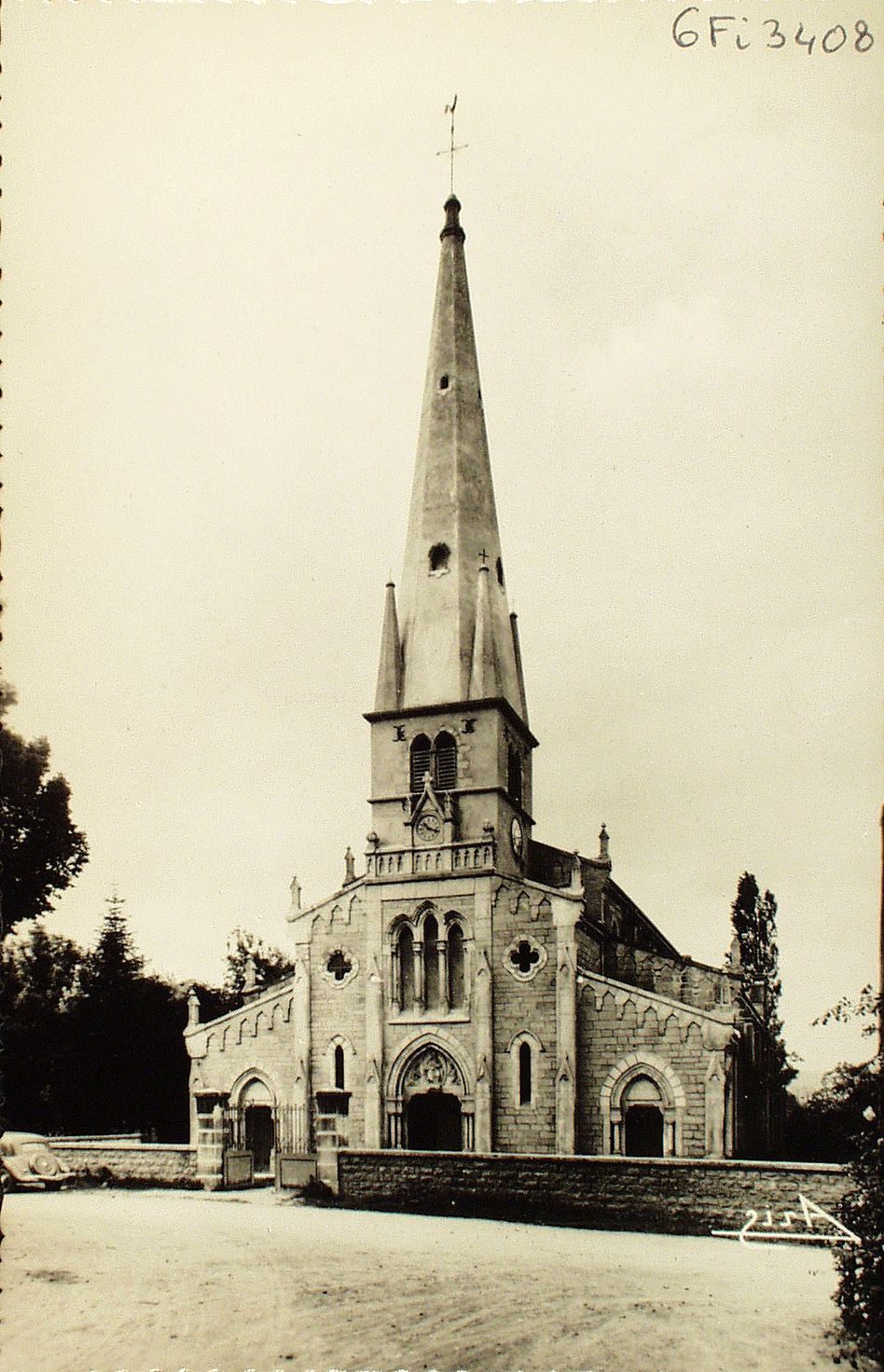 Savigny-en-Revermont. L'église.