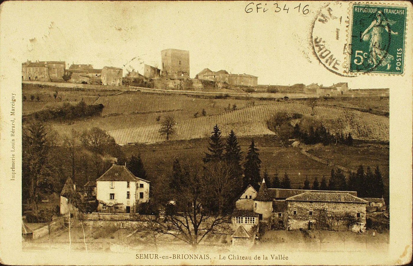 Semur-en-Brionnais. Le château de la Vallée.