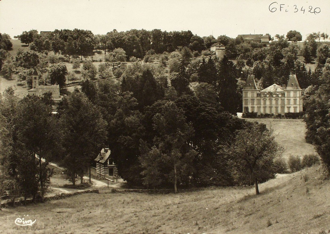 Semur-en-Brionnais. Le château de Saint-Martin.