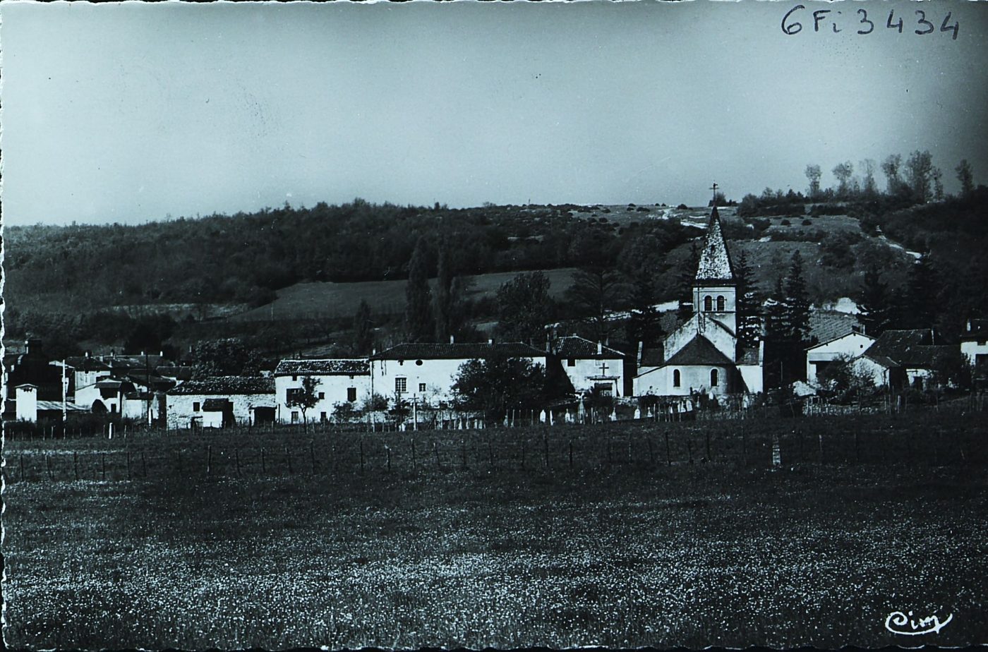 Sennecé-lès-Mâcon. Vue générale.