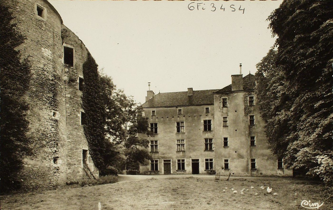 Sennecey-le-Grand. Château de Ruffey (XIe XVIe s.). Monument historique.