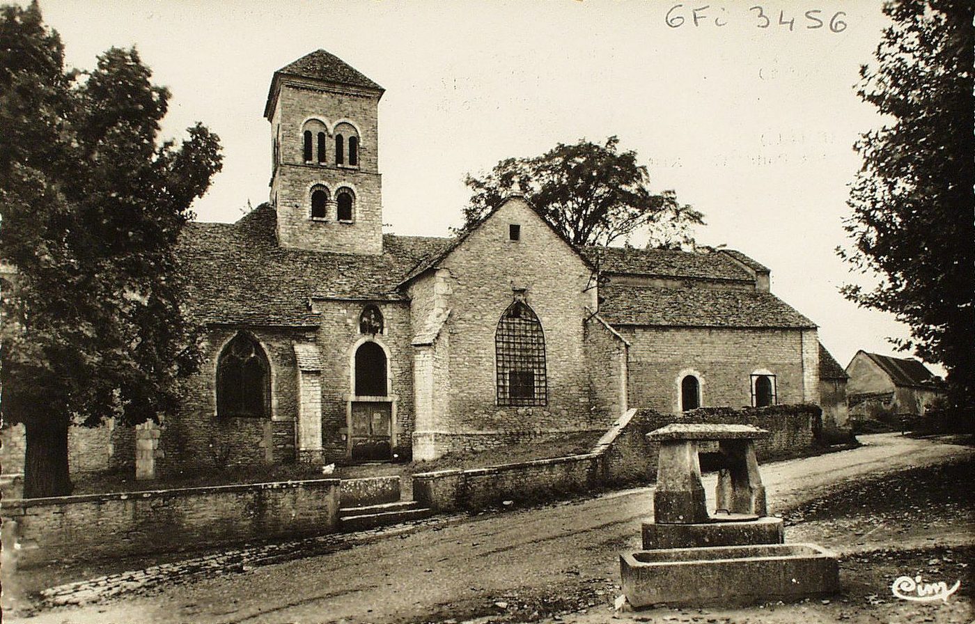 Sennecey-le-Grand. Eglise de Saint-Julien et vieux puits (IXe, XIIe s.)