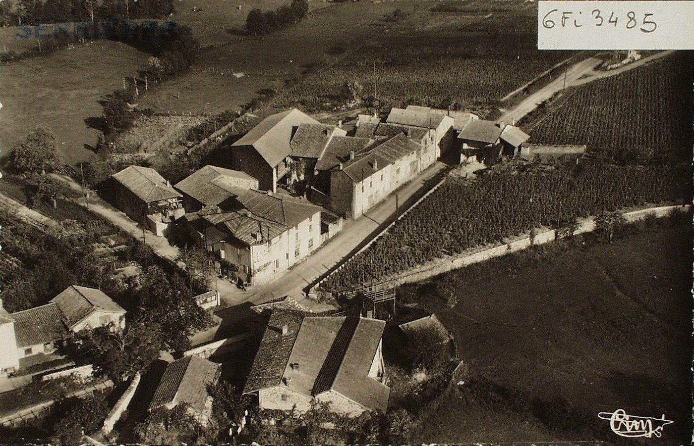 Serrières. Vue aérienne. Hameau de la tuilerie.