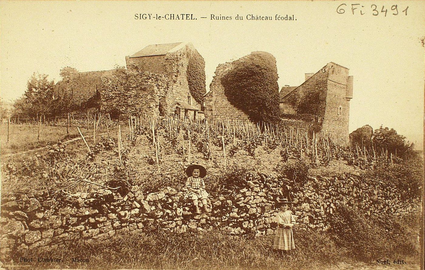 Sigy-le-Châtel. Ruines du château féodal.