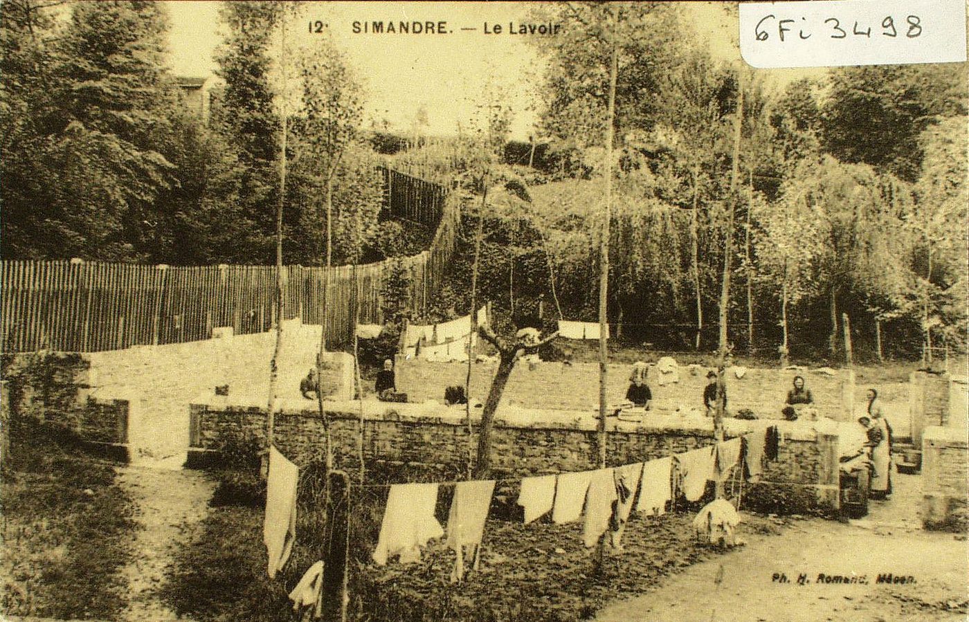 Simandre. Le lavoir.