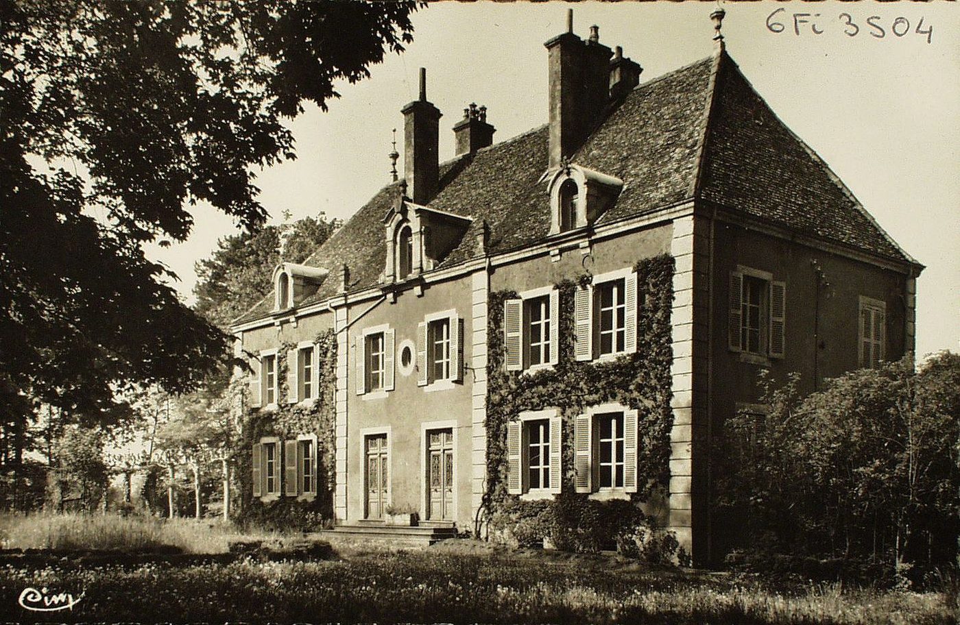 Simard. Le château.