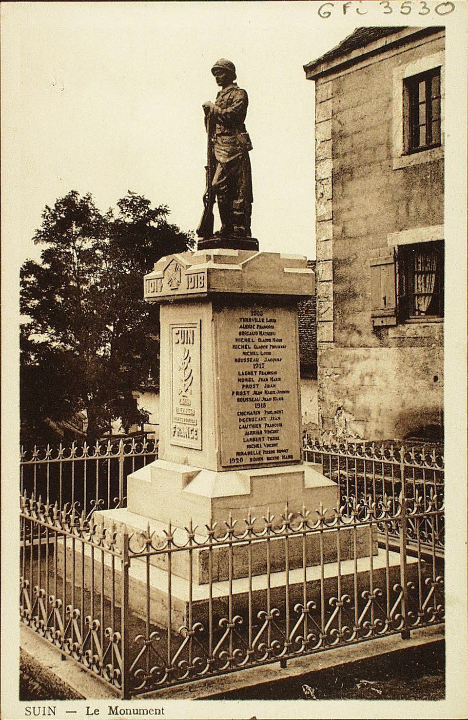 Suin. Le monument.