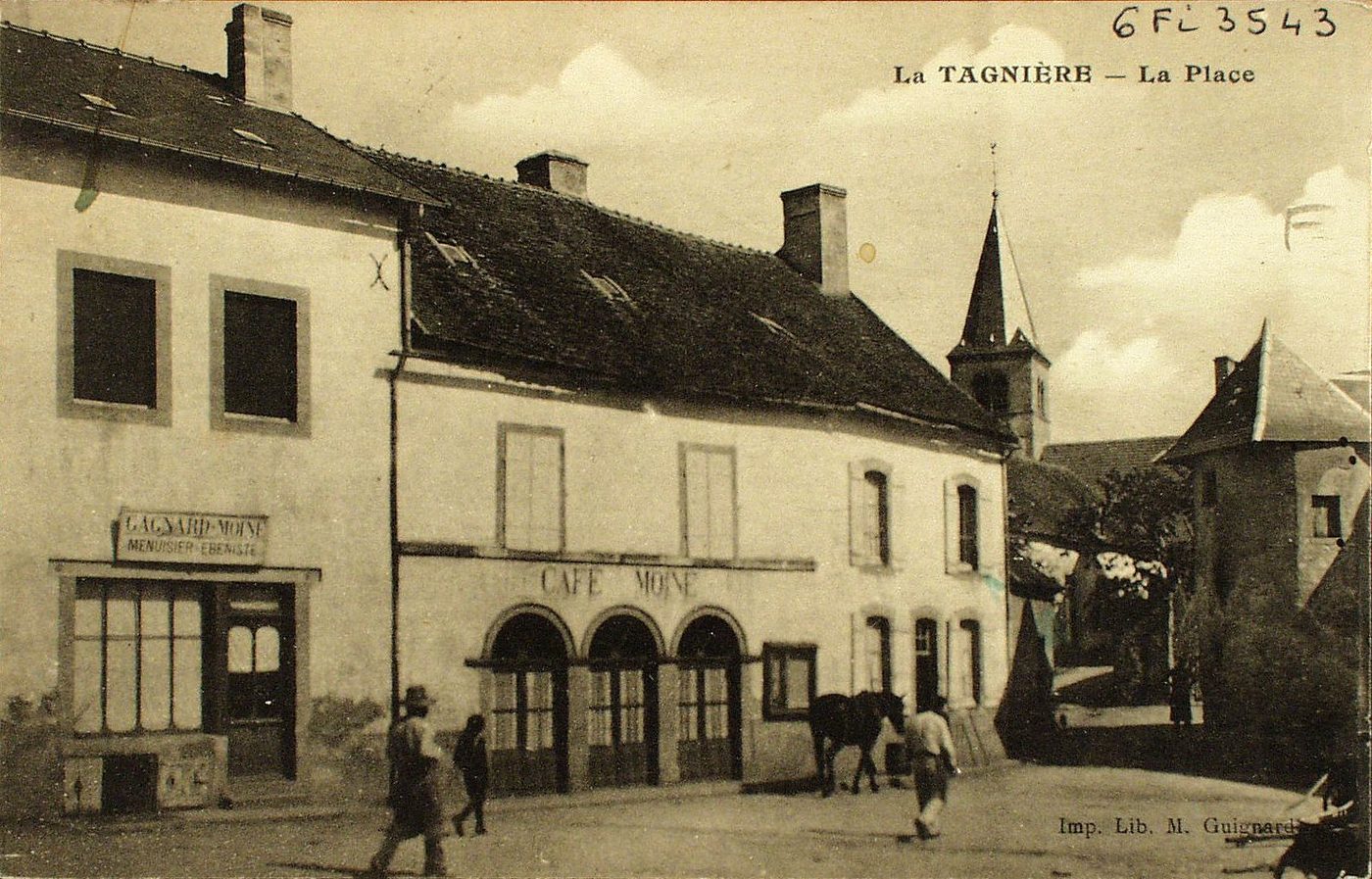 La Tagnière. La place.