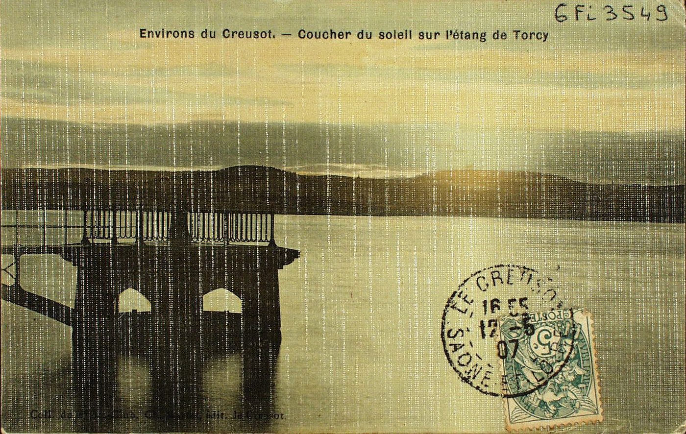 Environs du Creusot. Coucher de soleil sur l'étang de Torcy.