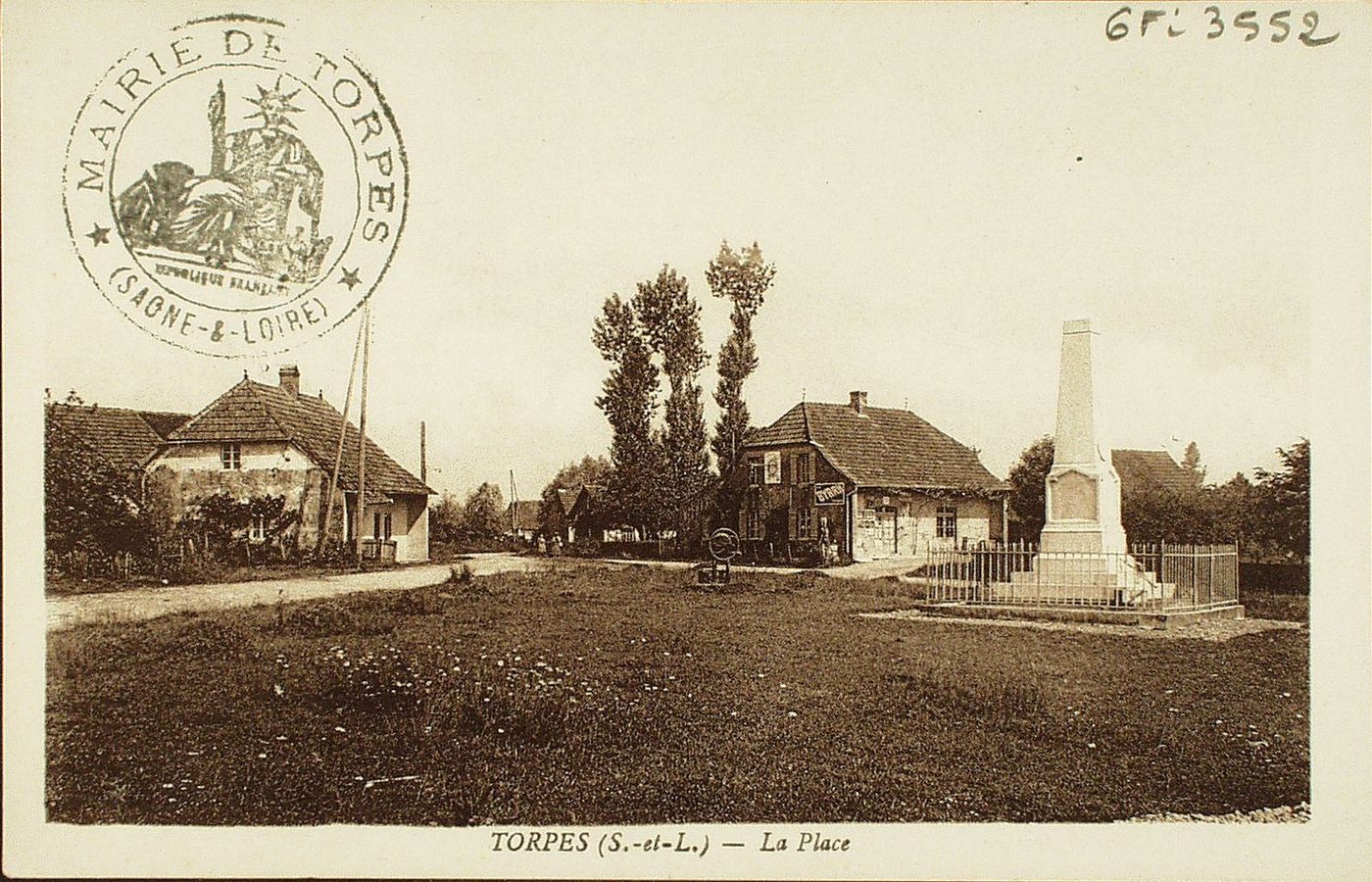 Torpes. La place.