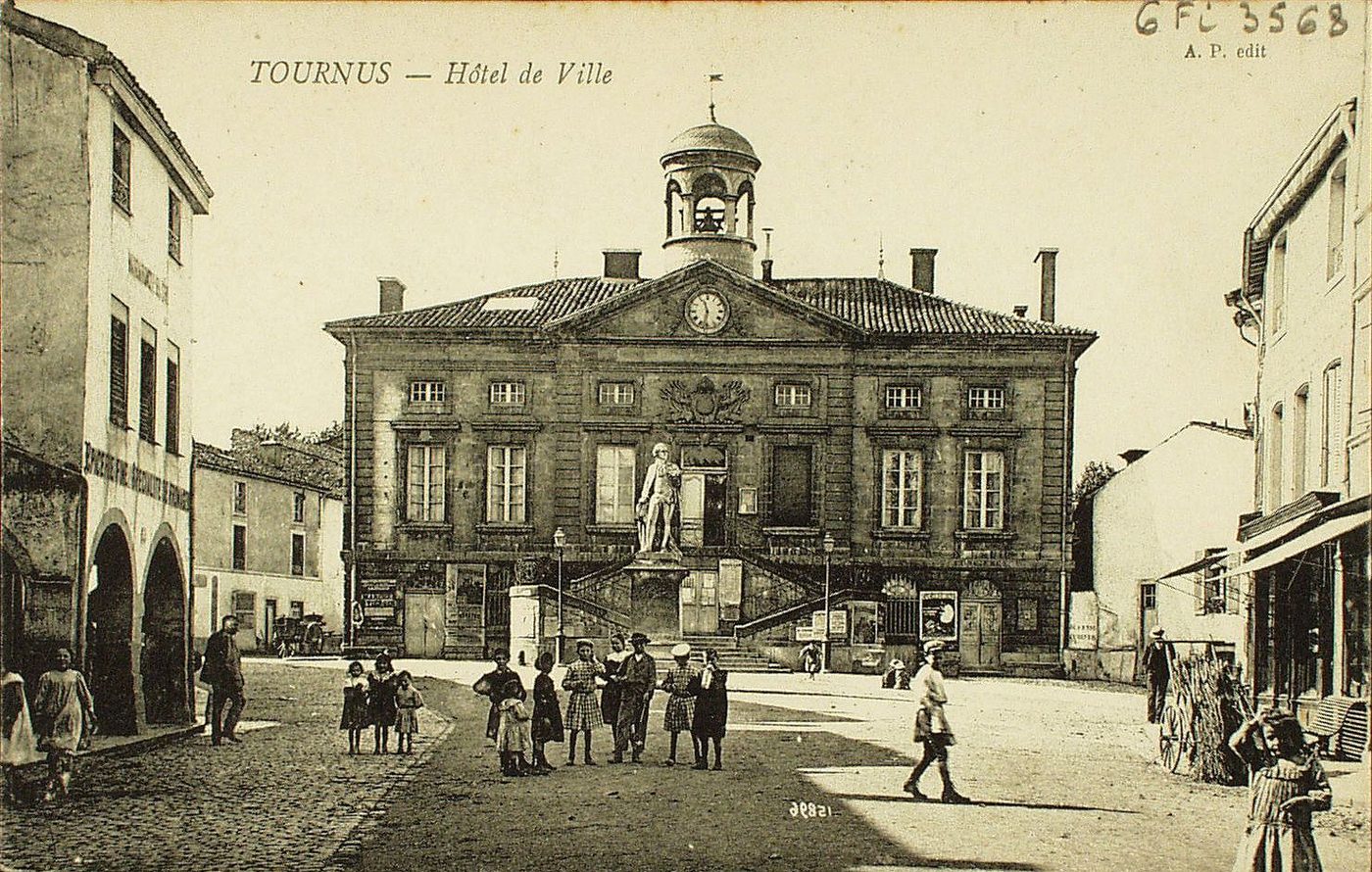 Tournus. Hôtel de ville.