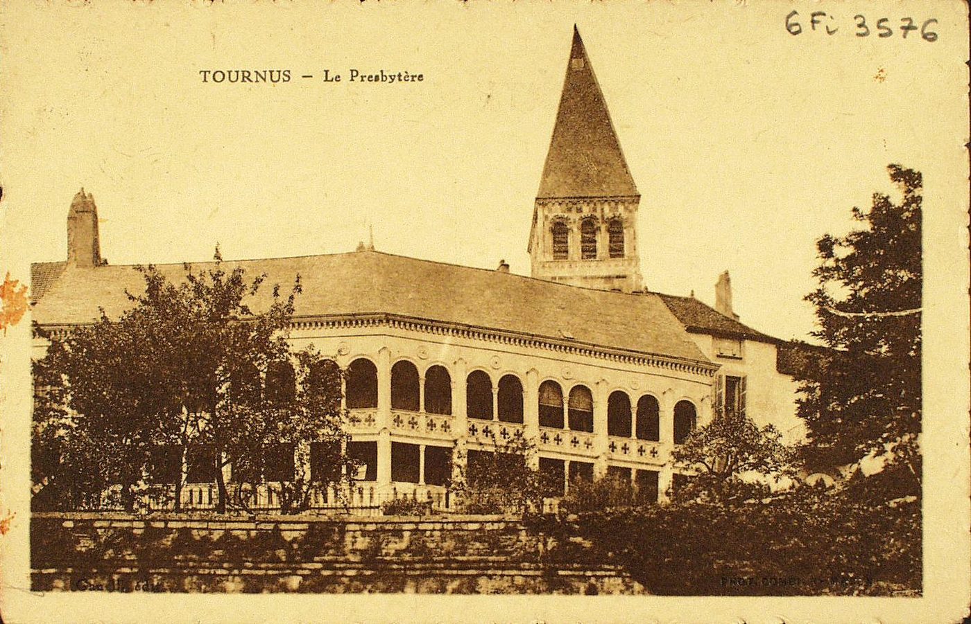 Tournus. Le presbytère.