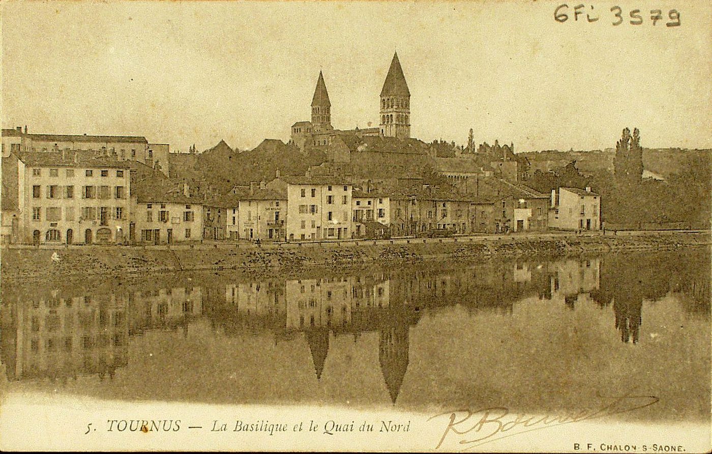 Tournus. La basilique et le quai du Nord.