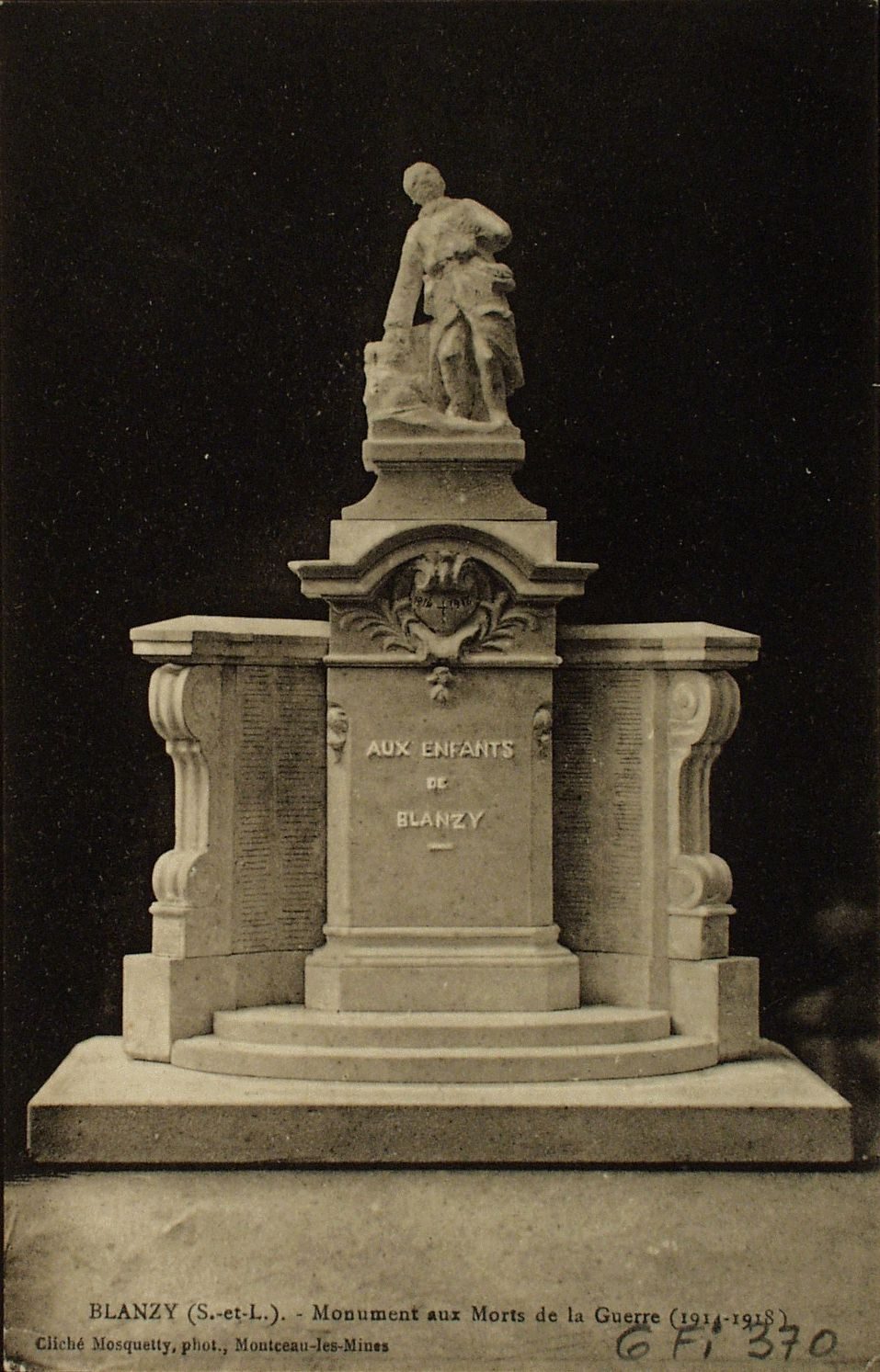 Blanzy. Monument aux morts de la guerre (1914-1918).