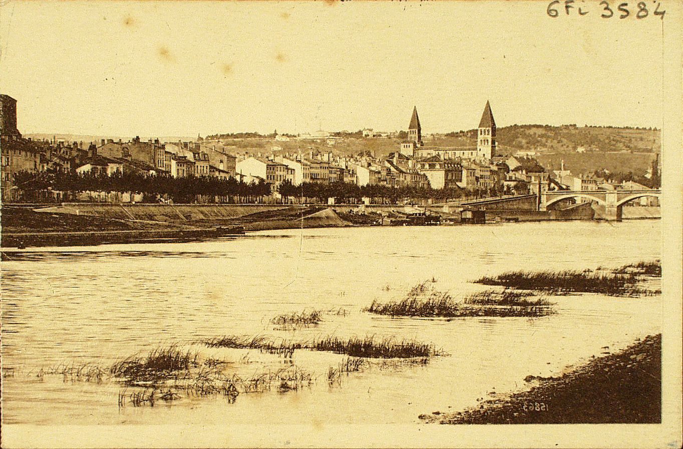 Tournus. Vue générale.