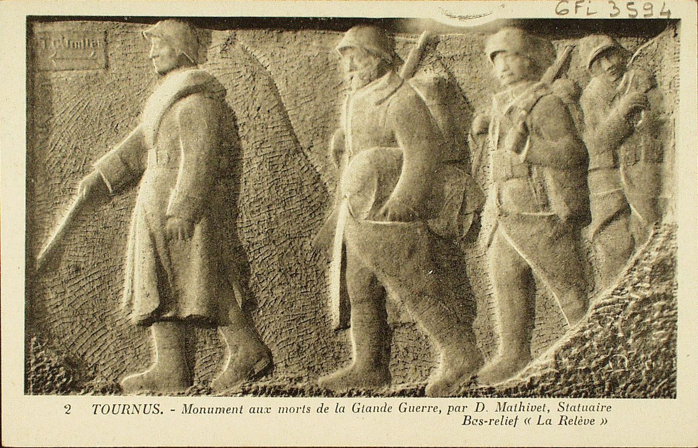 Tournus. Monument aux morts de la grande guerre, par D. Mathivet, statuaire Bas-relief "La relève".