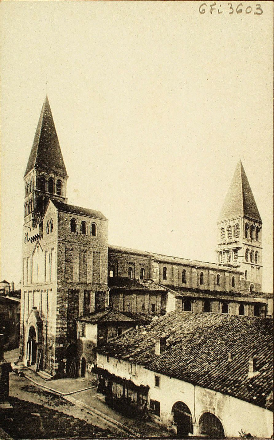 Tournus. Eglise Saint-Philibert.