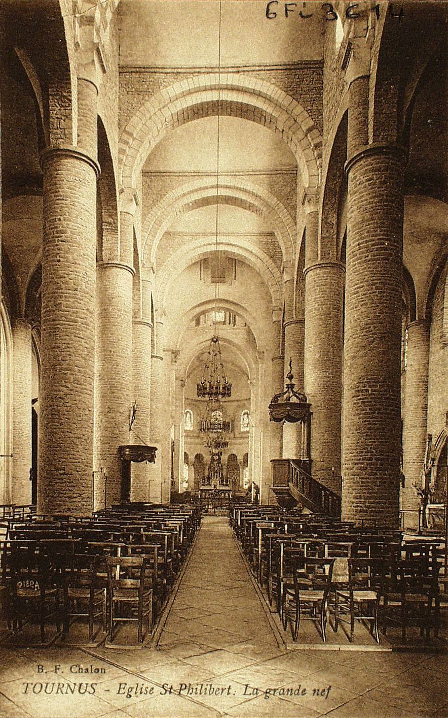 Tournus. Eglise Saint-Philibert. La grande nef.