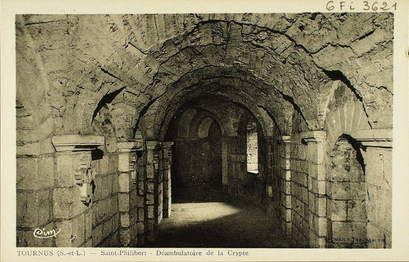 Tournus. Saint-Philibert. Déambulatoire de la crypte.