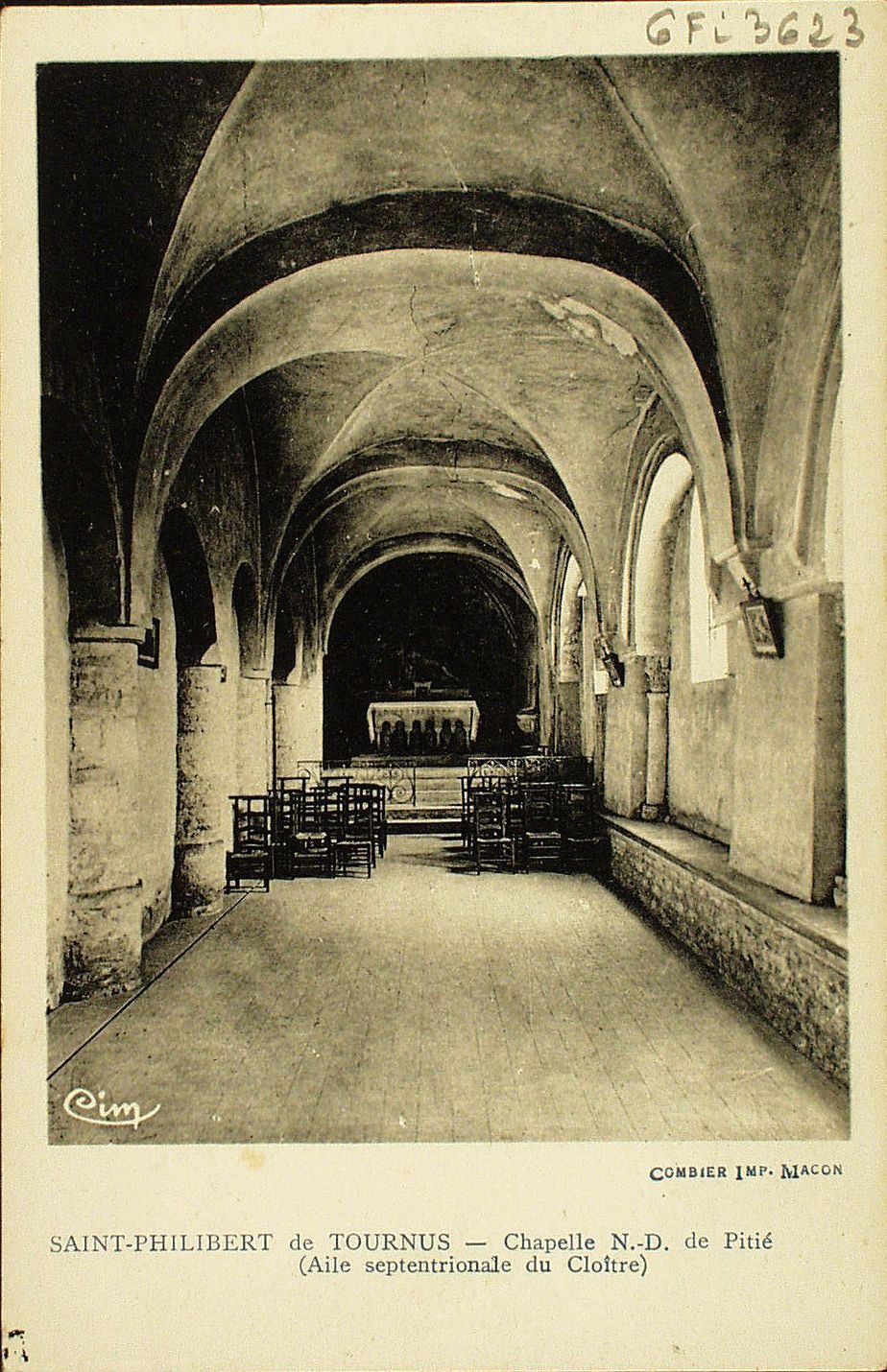 Saint-Philibert de Tournus. Chapelle N.-D de Pitié (aile septentrionale du cloître).