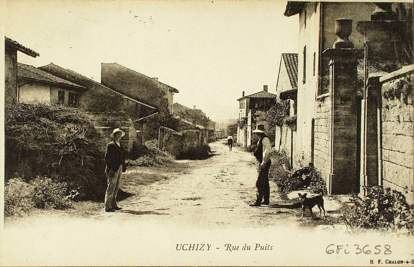 Uchizy. Rue du Puits.