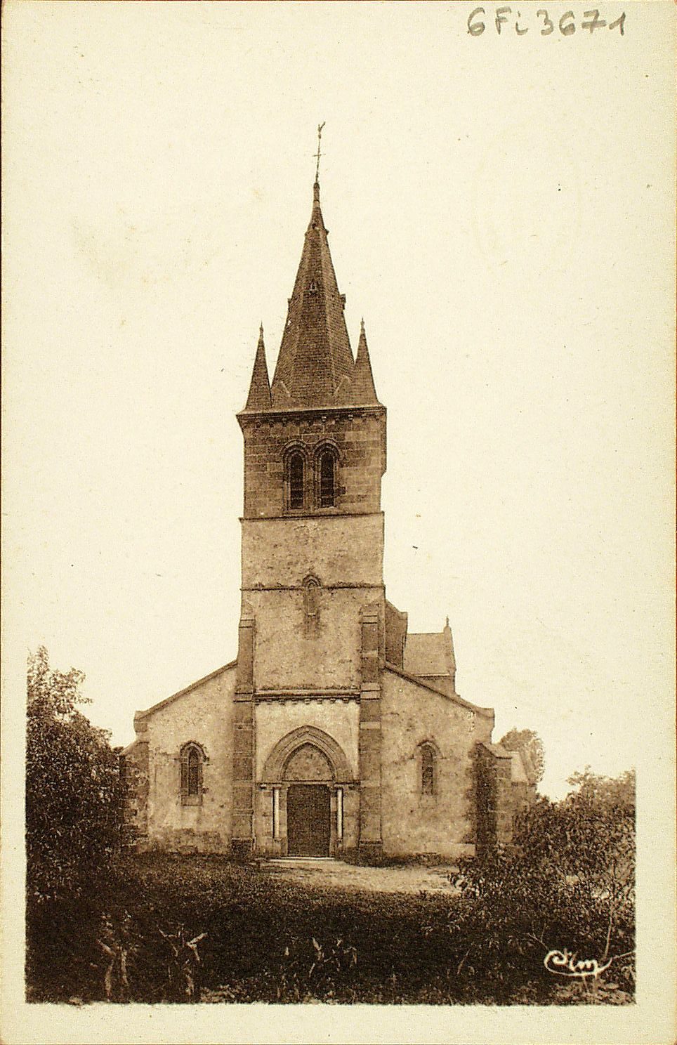 Uxeau. L'église.