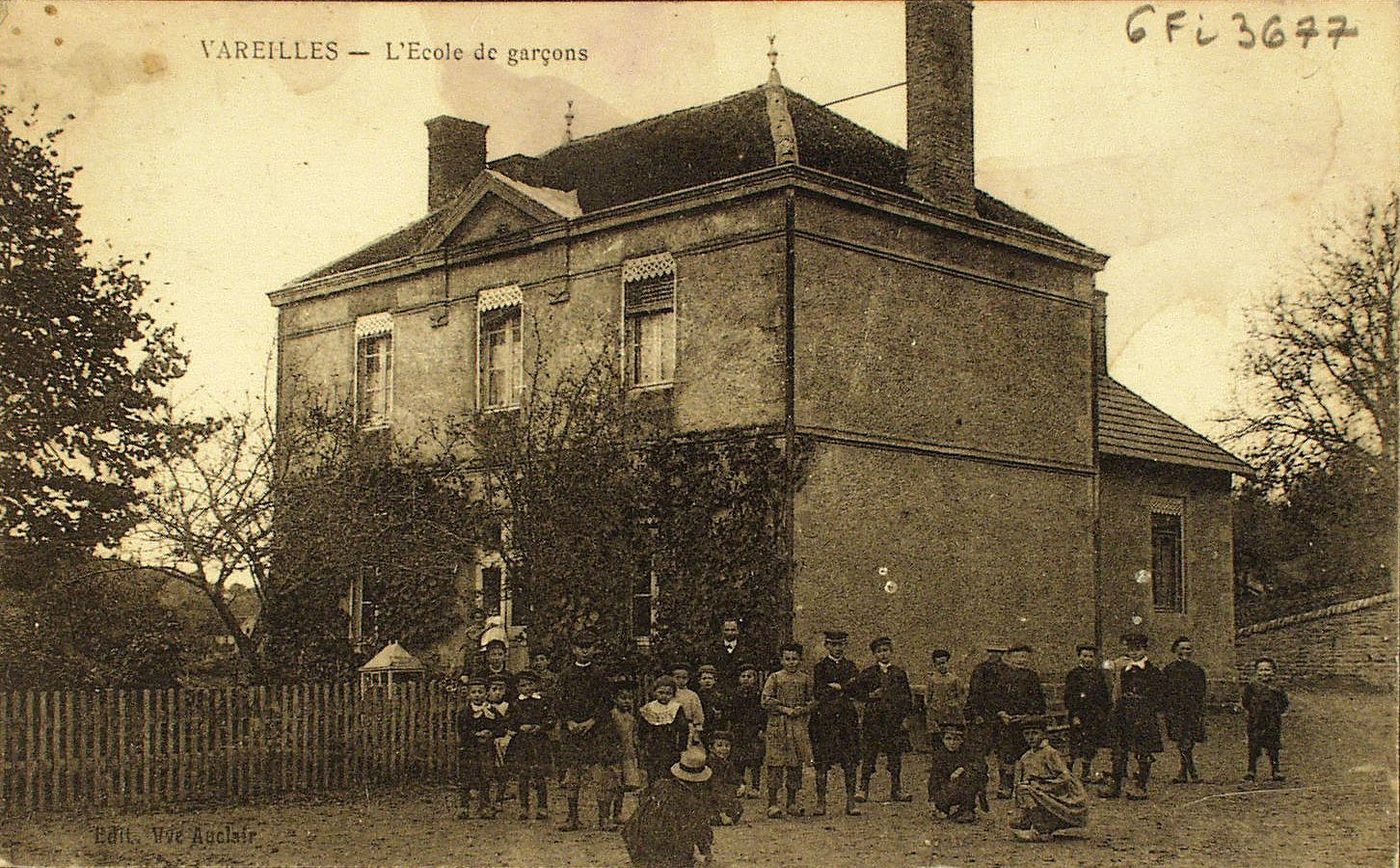 Vareilles. L'école de garçons.